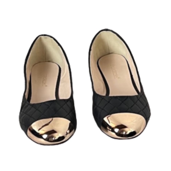 Shoedazzle Flats Like New! 🎉Host Pick🎉 - Picture 3 of 13